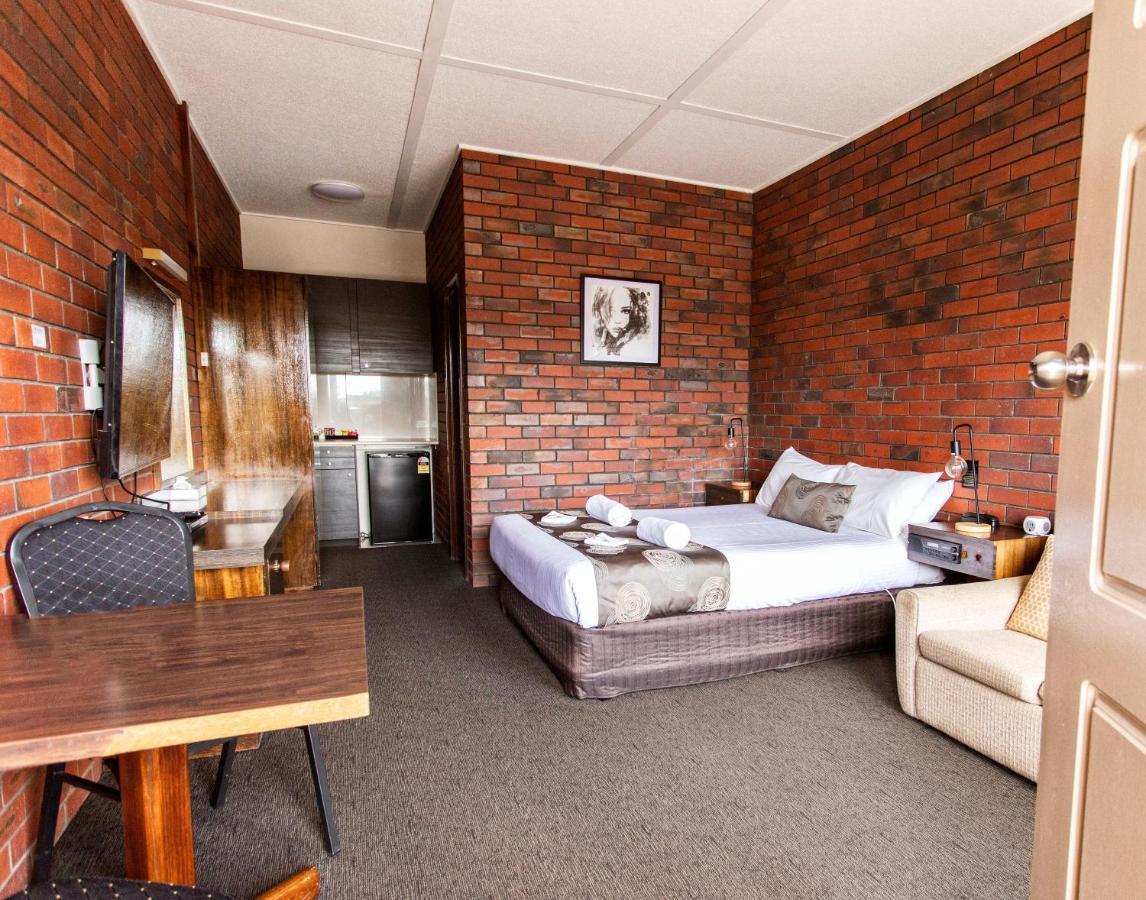 Motel Hi Way Eight Motor 4*